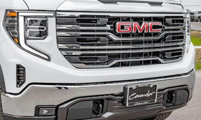 2023 GMC Sierra SLT