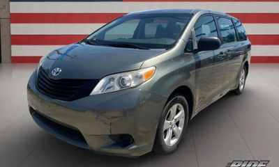 2011 Toyota Sienna 7 Passenger V6