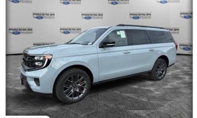 2023 Chevrolet Suburban LS