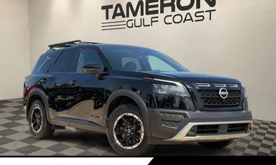 2023 Nissan Pathfinder SV