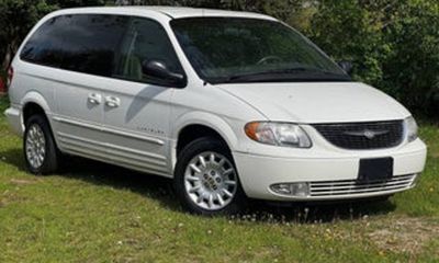 2001 Chrysler Town AND Country LXi