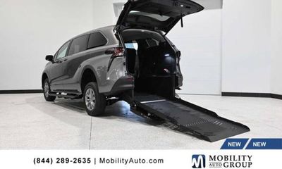 2026 Toyota Sienna LE