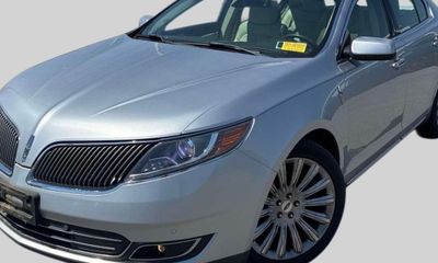 2013 Lincoln MKS SDN 37L FOR