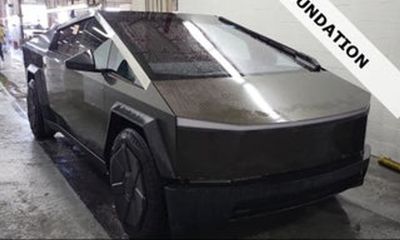 2024 Tesla Cybertruck Base