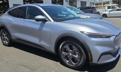 2022 Ford Mustang Mach-E Select