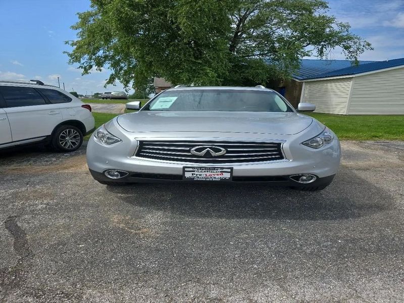 2015 Infiniti QX70 — a typically priced live listing
