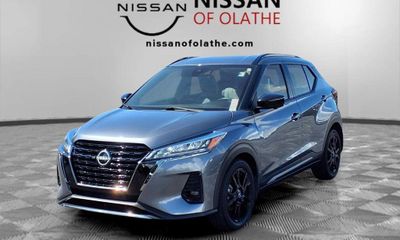 2023 Nissan Kicks SR