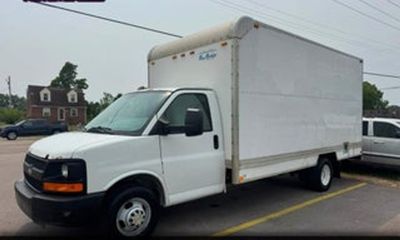 2013 Chevrolet Express 3500 Cutaway 177