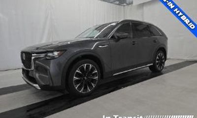 2024 Mazda CX-90 Premium Package