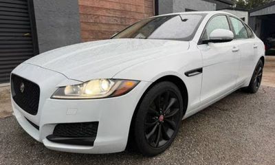 2018 Jaguar XF Premium