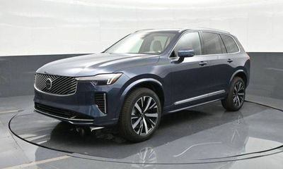 2026 Volvo XC90 Core