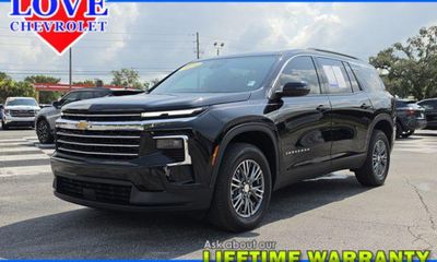 2024 Chevrolet Traverse LT