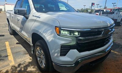 2023 Chevrolet Silverado LT
