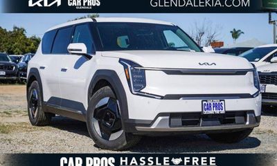 2026 Kia EV9 Light LR