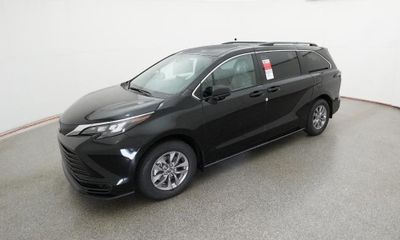 2026 Toyota Sienna LE