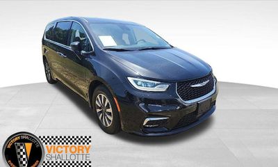 2024 Chrysler Pacifica Select
