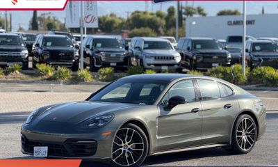 2022 Porsche Panamera 4