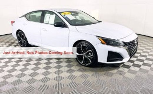 2023 Nissan Altima SR