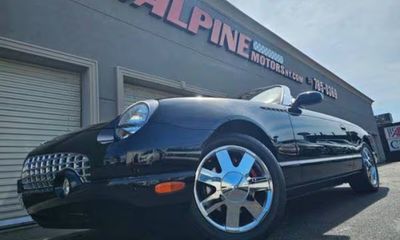 2002 Ford Thunderbird Base