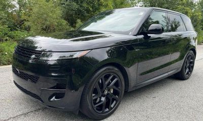 2025 Land Rover Range Sport P360 SE
