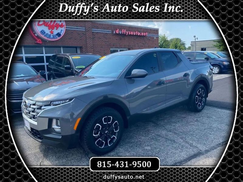 2022 Hyundai Santa Cruz — a typically priced live listing