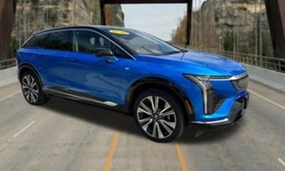 2025 Cadillac Optiq Sport 2