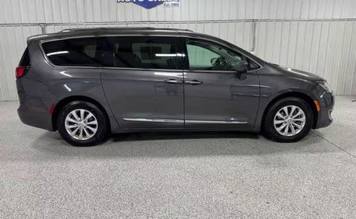 2018 Chrysler Pacifica Touring L Plus