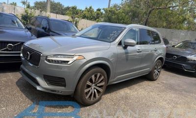 2023 Volvo XC90 Core Bright Theme