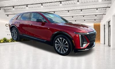 2024 Cadillac Lyriq Sport 2
