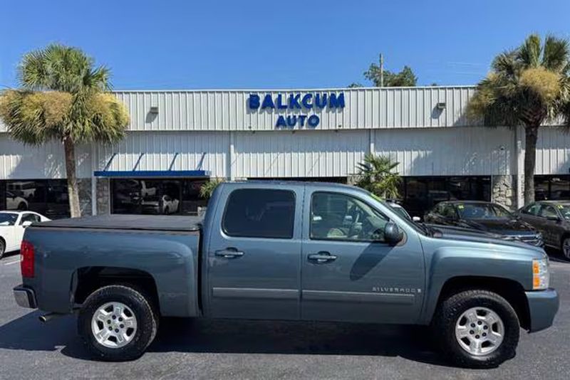 2007 Chevrolet Silverado 1500 — a typically priced live listing