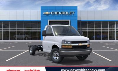2026 Chevrolet Express 3500 Cutaway 139