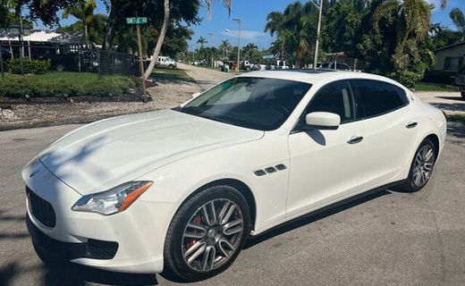 2015 Maserati Quattroporte Essence