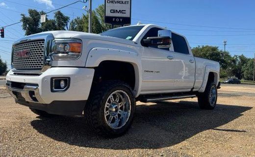 2017 GMC Sierra Denali