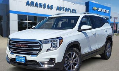 2023 GMC Terrain SLT