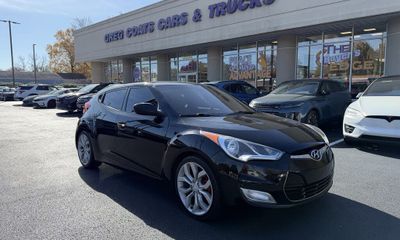 2013 Hyundai Veloster Base BaseStyle Tech