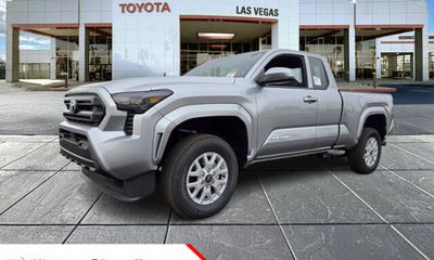 2026 Toyota Tacoma SR5 Xtracab