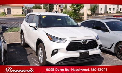 2022 Toyota Highlander LE