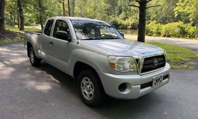 2005 Toyota Tacoma DLX