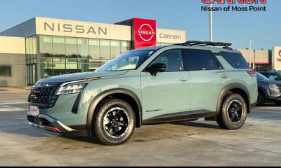 2026 Nissan Pathfinder SV