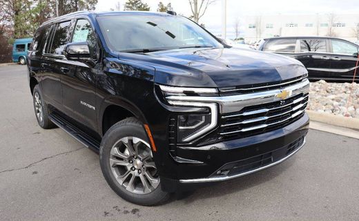 2025 Chevrolet Suburban LT