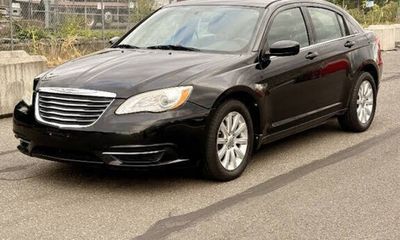 2012 Chrysler 200 Touring Sedan