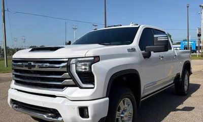 2024 Chevrolet Silverado HD High Country