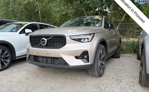2024 Volvo XC40 Plus Dark