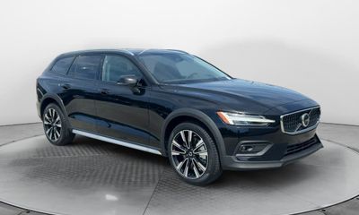 2026 Volvo V60CC Ultra