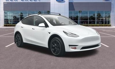 2023 Tesla Model Y Long Range
