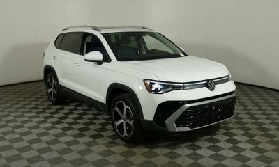 2025 Volkswagen Taos 4Motion SEL