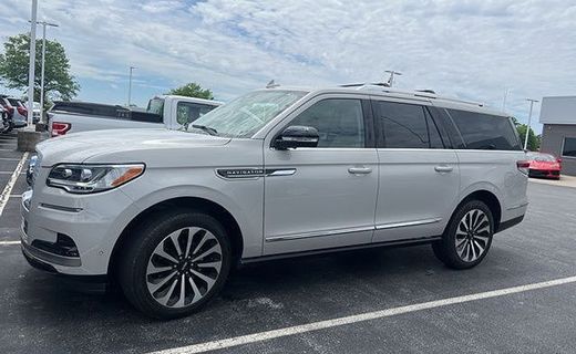 2023 Lincoln Navigator L Reserve