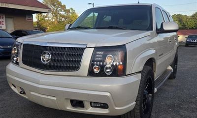 2002 Cadillac Escalade Luxury