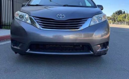 2016 Toyota Sienna LE