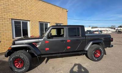 2022 Jeep Gladiator Sport